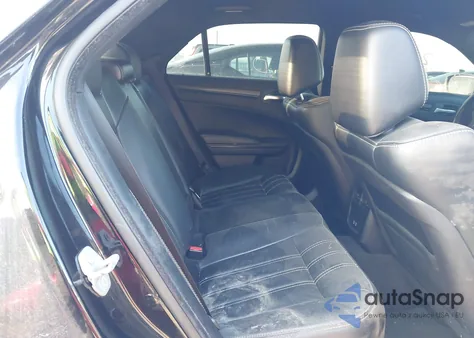 2015 Chrysler 300 300S z USA, uszkodzony, nr VIN 2C3CCAGG7FH736293